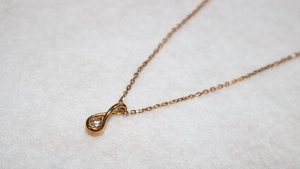 ゴールドのネックレス