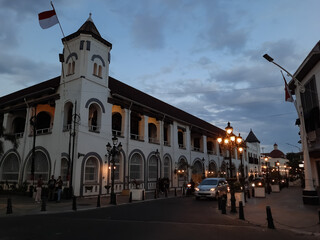 A cloudy sky looms over a quiet corner of Kota Lama Semarang © Shot by Shon