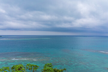 自然が美しい日本の沖縄の知念岬の風景
