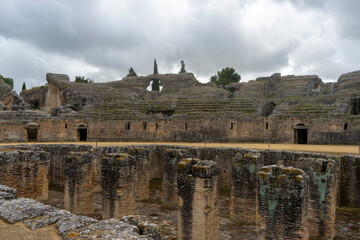 Ruinas del anfiteatro romano de Itálica en el municipio de Santiponce, Sevilla