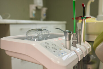 Exploring Modern Dental Tools and Equipment Utilized in a Clinic Setting for Effective Care