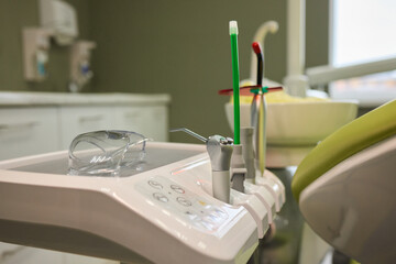 Exploring Modern Dental Tools and Equipment Utilized in a Clinic Setting for Effective Care