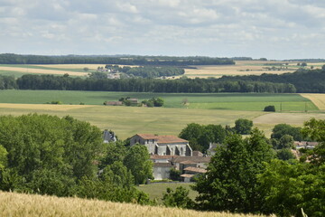 Le bourg de Champagne vu depuis une colline au Périgord Vert  © Photocolorsteph