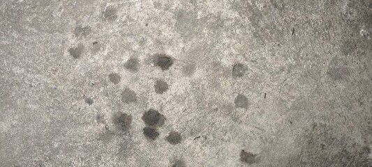 Engine oil drips onto the parking lot
