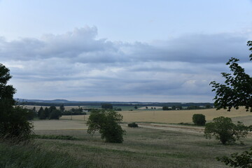 Paysage rural au crépuscule près du bourg de Champagne au Périgord Vert  © Photocolorsteph