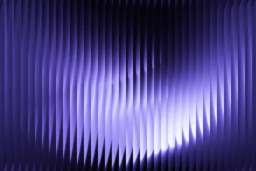 Selbstklebende Fototapeten A smooth violet-to-white glass gradient on a black background, evoking a sense of elegance and depth with soft light diffusion and glossy vertical textures. © Sviatlana Barysevich
