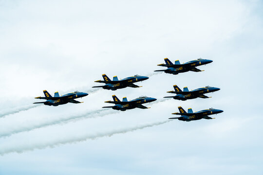 Blue Angels in Flight, F/A-18E Super Hornets in Formation