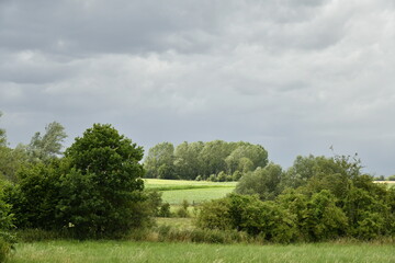 Ciel d'orage au dessus du paysage rural à Ghislenghien (Ath)