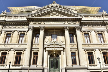 Façade arrière de la Bourse de Bruxelles convertie en centre culturel et musée au centre historique de Bruxelles-ville 