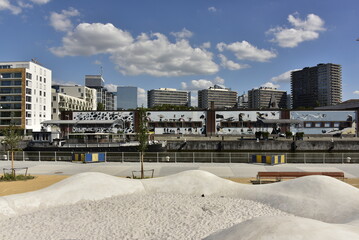 Aire de jeux le long du canal à Bruxelles-Ville 