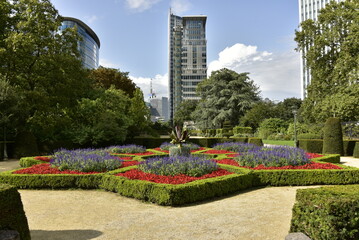 Naklejka premium Décoration florale en formes au jardin botanique de Bruxelles 