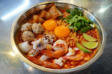 Spicy Thai Tom Yum Noodles with Seafood
