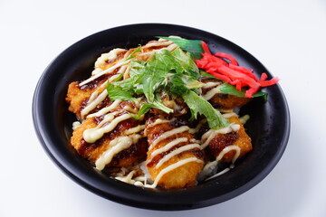 ソースチキンカツ丼