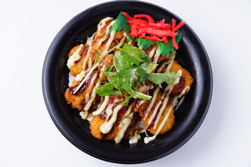 ソースチキンカツ丼