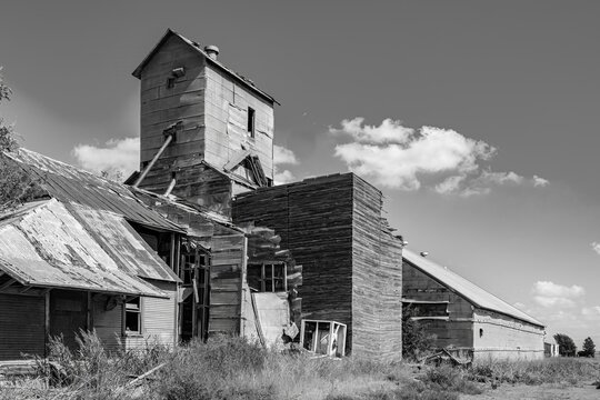 Grain elevator-Claude, TX