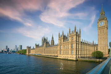 Iconic view of the stunning Houses of Parliament and Big Ben in London, England