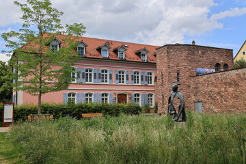Blick in die Altstadt der Römerstadt Ladenburg in Baden-Württemberg	