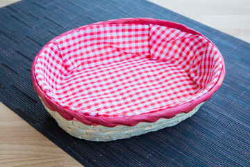 Wicker basket for bread