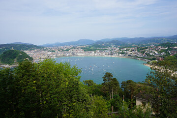 Obraz premium View of the city from the top of the mountain