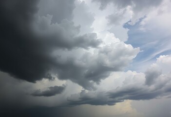 Obraz premium Dark clouds gather before a powerful storm.