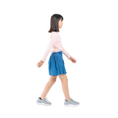 横向きに歩く女の子　手作業で精密に切り抜いた背景透過全身写真PNG