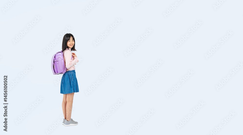 Aufkleber ランドセルを背負った小学生の女の子の全身写真（切り抜き背景透過pngも販売しております。↓作成者リンクから「png」で検索してください）