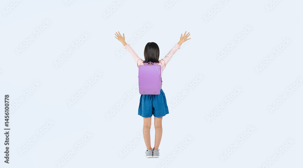 Aufkleber バンザイするランドセルを背負った小学生の女の子の後ろ姿の全身写真（切り抜き背景透過pngも販売しております。↓作成者リンクから「png」で検索してください）