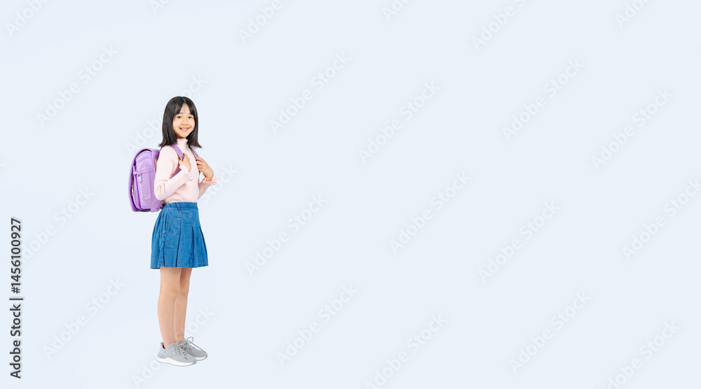 Aufkleber ランドセルを背負った小学生の女の子の全身写真（切り抜き背景透過pngも販売しております。↓作成者リンクから「png」で検索してください）