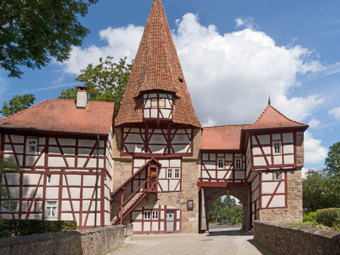 das sogenannte R&ouml;delseer Tor in der Altstadt von Iphofen an Mainfranken 