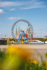 Frühlingsfest mit Riesenrad in München