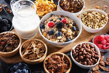 Breakfast cereal products and fresh fruits