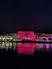 Urfahraner Markt Linz, Nacht, Spiegelung, Donau