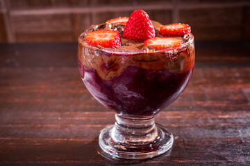  açaí berry with strawberry and chocolate