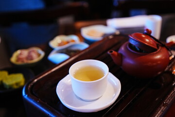 Traditional Taiwanese Tea Ceremony in Taipei, Taiwan - 台湾 台北 台湾茶道のお茶とお茶菓子

