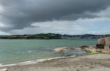 survol de la baie de Kinsale en Irlande près de Cork