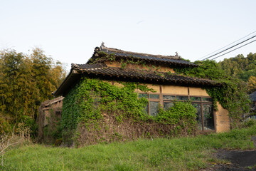Obraz premium 日本の兵庫県養父市の古くてとても美しい建物