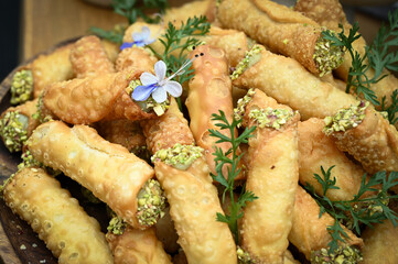  pistachio straws, pastry dough filled with pistachio cream, puff pastry