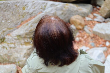 中年女性の薄毛・抜け毛対策｜頭皮ケアイメージ