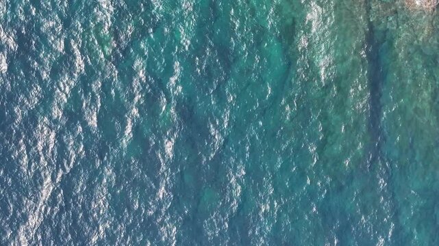Baliza en la Punta de s&rsquo;Esper&oacute; dentro de la Fortaleza de la Mola en el puerto de Mah&oacute;n, Menorca