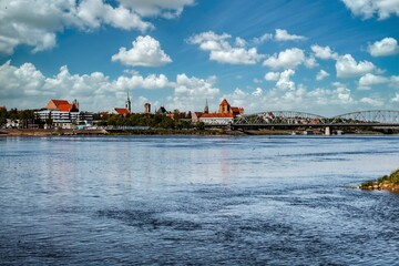 Naklejka premium gród, architektura, rzeka, praga, woda, miasteczko, europa, budowa, niebo, podróż, zamek, krajobraz, panorama, odsłon, morski, brydż, czech, miejski, punkt orientacyjny, tourismus, lato, jezior, dom, 