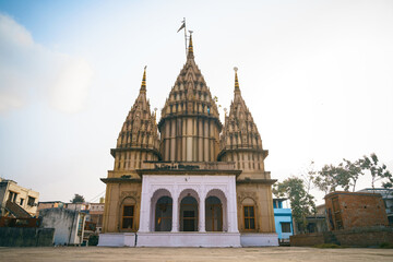 Obraz premium Varanasi, Uttar Pradesh, India. A temple in Varanasi.