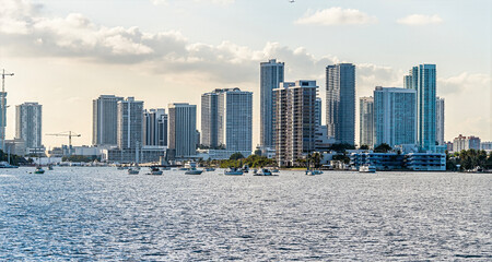 Fototapeta premium A view across the harbour and downtown Miami in springtime