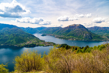 Panorama of Lake Como photographed from Ortanella, showing Bellagio, Balbianello, the Lecco and Como shores of the lake and the mountains above.