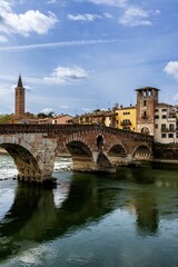Obraz premium Scenic view of Ponte Pietra in Verona, Italy.