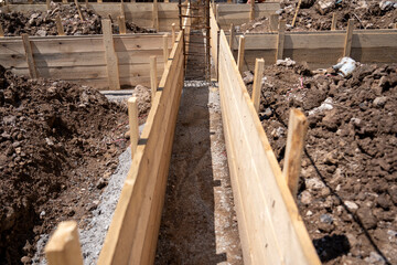 Preparation of foundation formwork for pouring rubble concrete