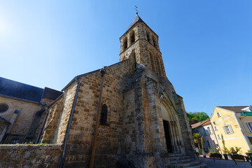 First built in the 13th century with millstones, the Church of St Peter was badly damaged during the Hundred Years War. It has been rebuilt several times.