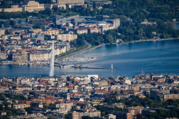 Obraz premium Genève, la rade et le jet d'eau depuis le Salève