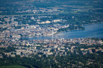 Genève, la rade et le jet d'eau depuis le Salève