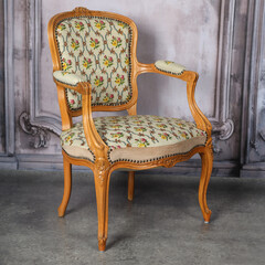 Stare stylowe pałacowe meble sofy stoły krzesła fotele sekretara komody mosiężne dodatki intarsja