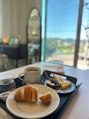 breakfast in the cafe
